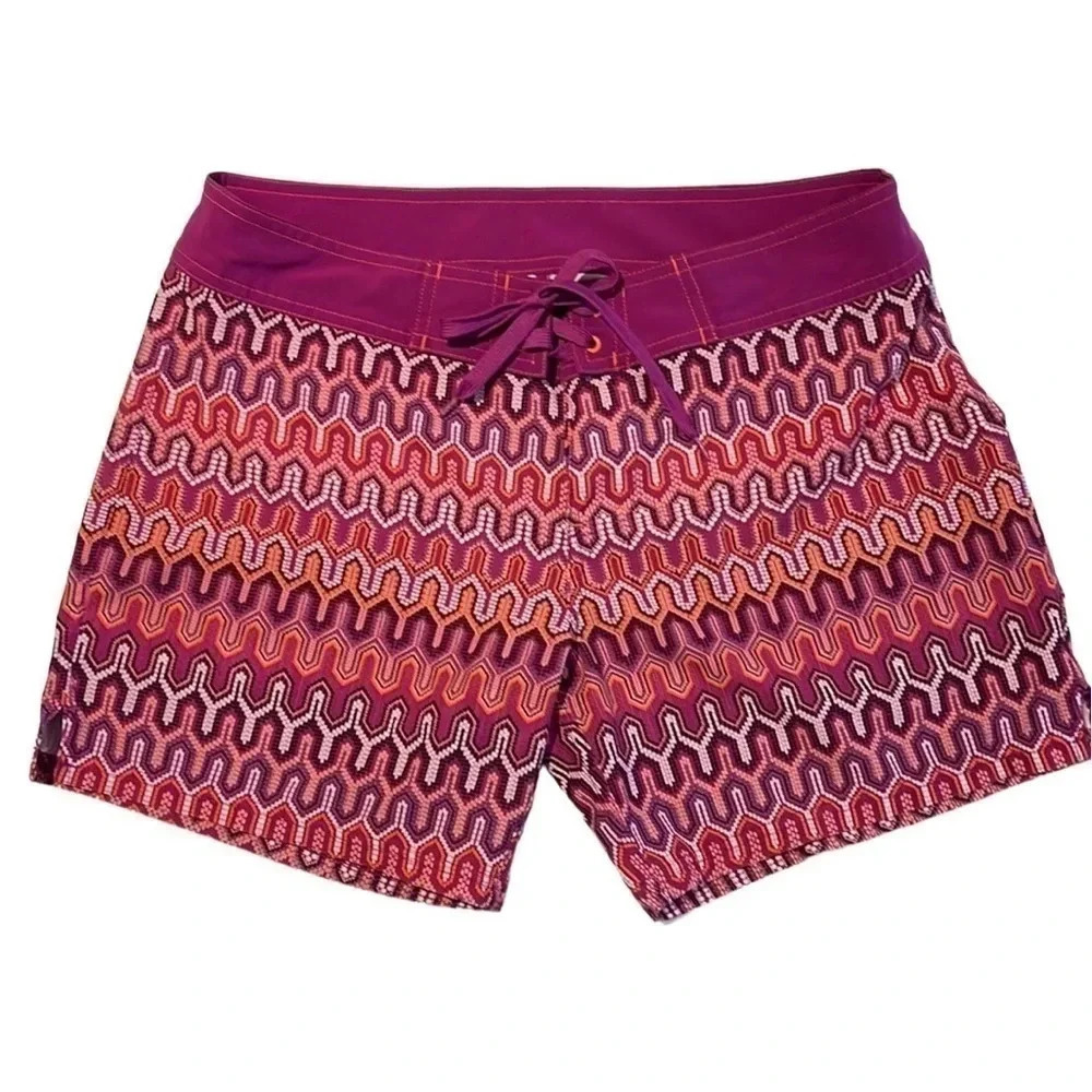 Women’s prAna Makenna Board Short. Size Small. EUC. Purple and orange.